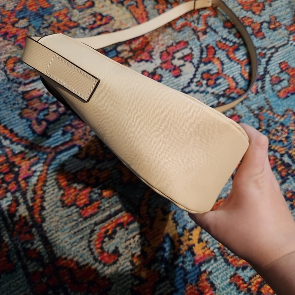 Vittoria Napoli Leather Crossbody Purse - Picture 3 of 8